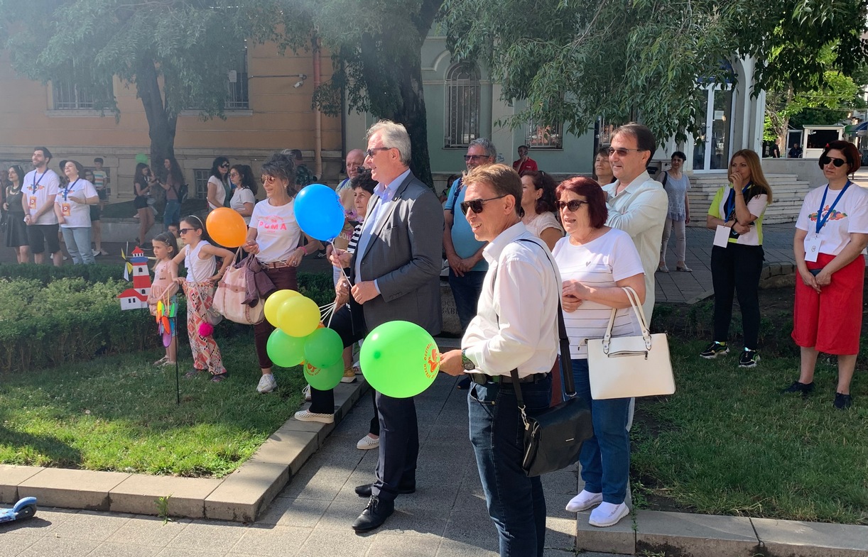 Откриха шестия Международен фестивал за куклено изкуство „Шарено петле” 